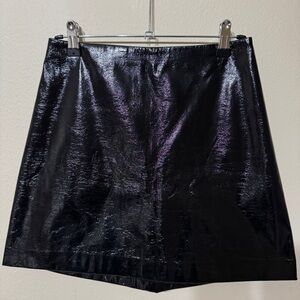 Express Glossy Black Mini Skirt Women's Zip Closure Lined Size 2 Casual